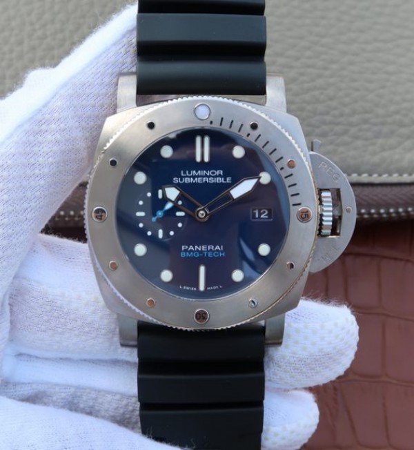 Panerai XF PAM692 Titanium Blue Dial Rubber Strap P.9010