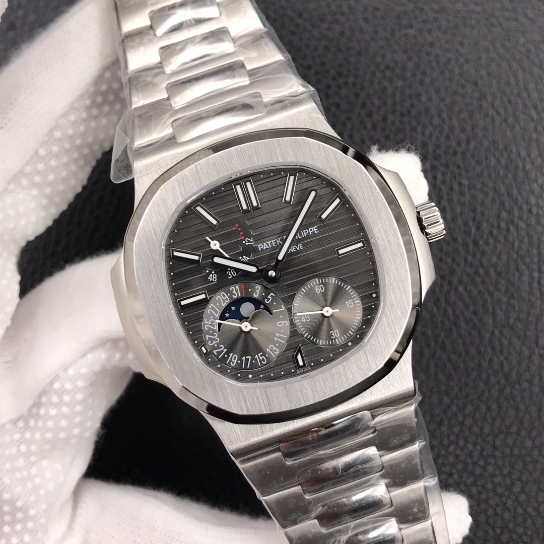 Patek Philippe Nautilus 5712 