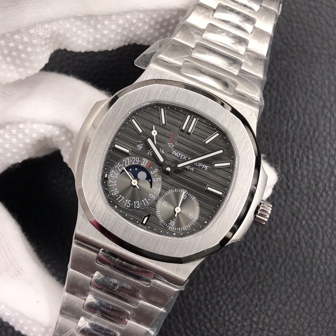 Patek Philippe Nautilus 5712 