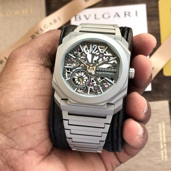 Breitling Avenger B01 Chronograph Green Dial - gallery