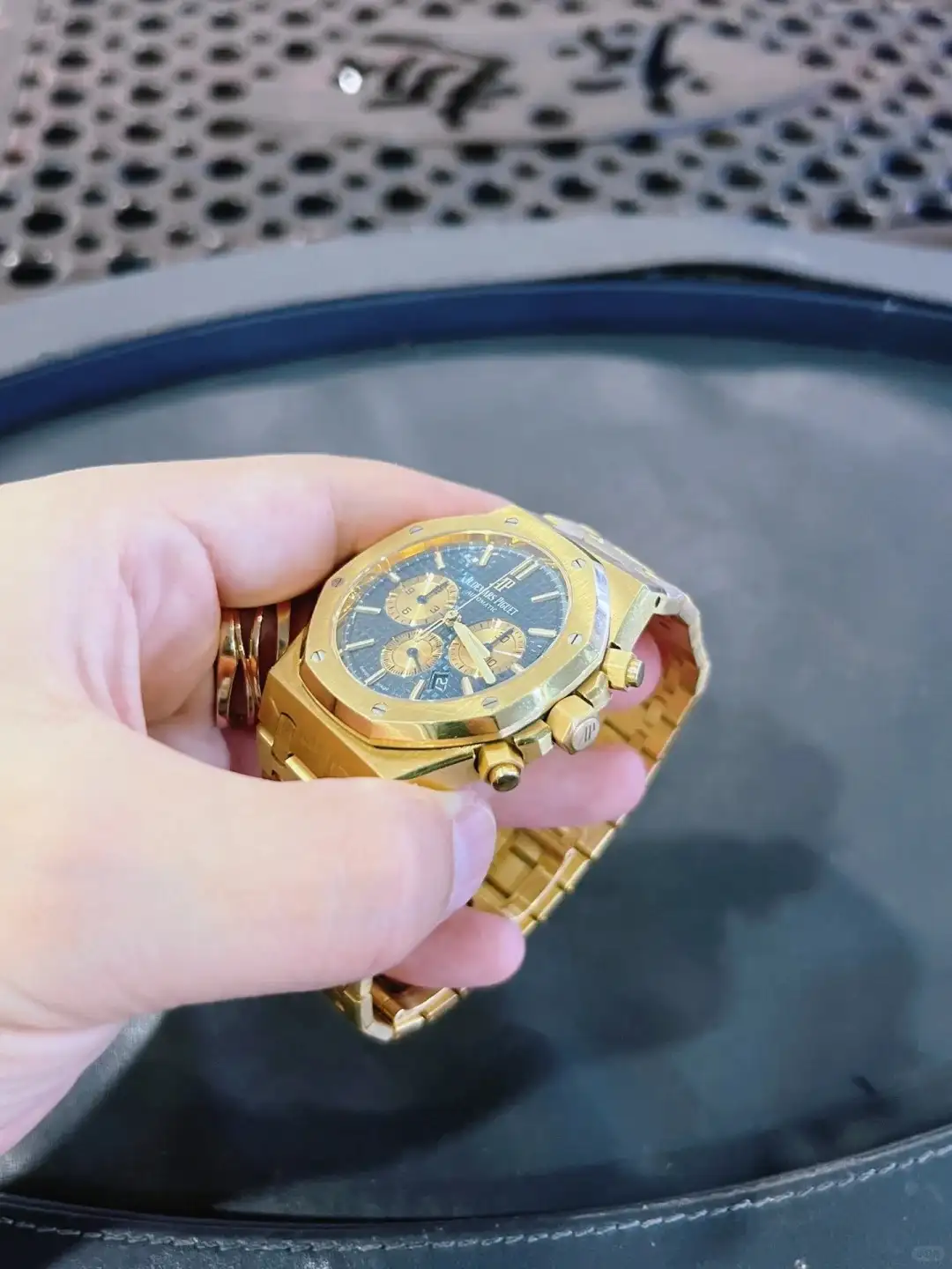 Audemars Piguet Royal Oak Offshore Selfwinding Chronograph Blue 26331BA.OO.1220BA.01 - gallery