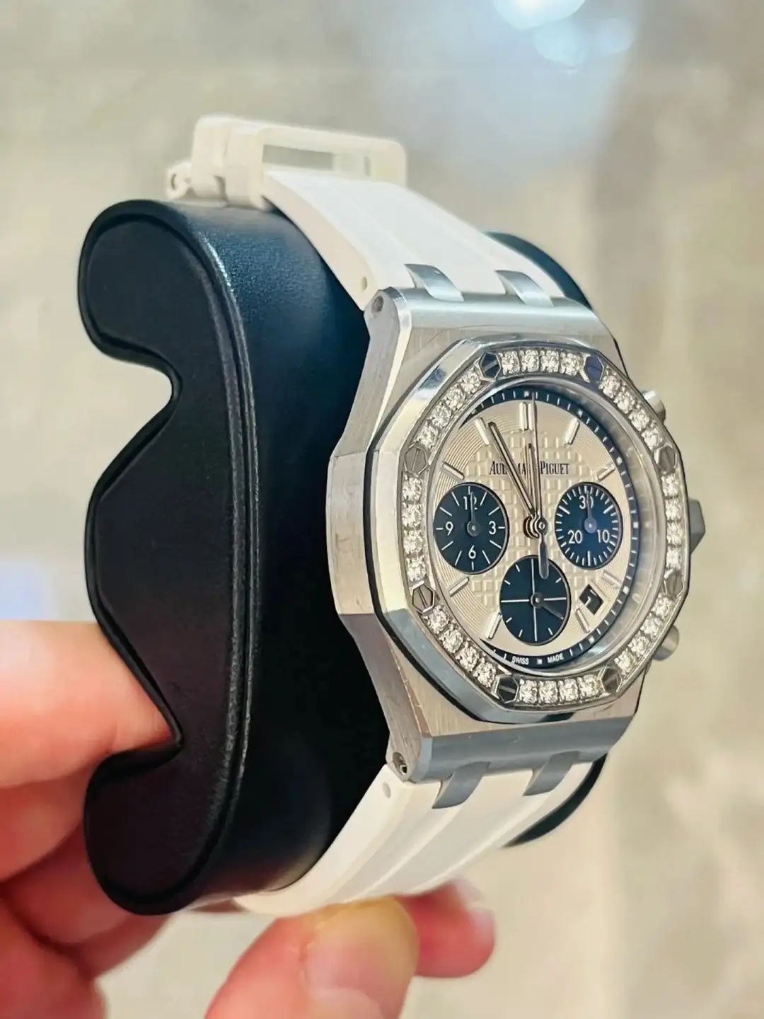 Audemars Piguet Royal Oak Offshore Selfwinding Chronograph Silver 26231ST.ZZ.D010CA.01 - gallery