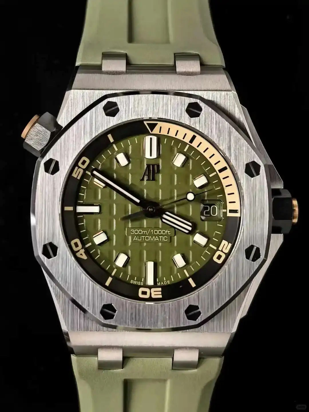 Audemars Piguet Royal Oak Offshore Diver Green 15710ST.OO.A052CA.01 - gallery