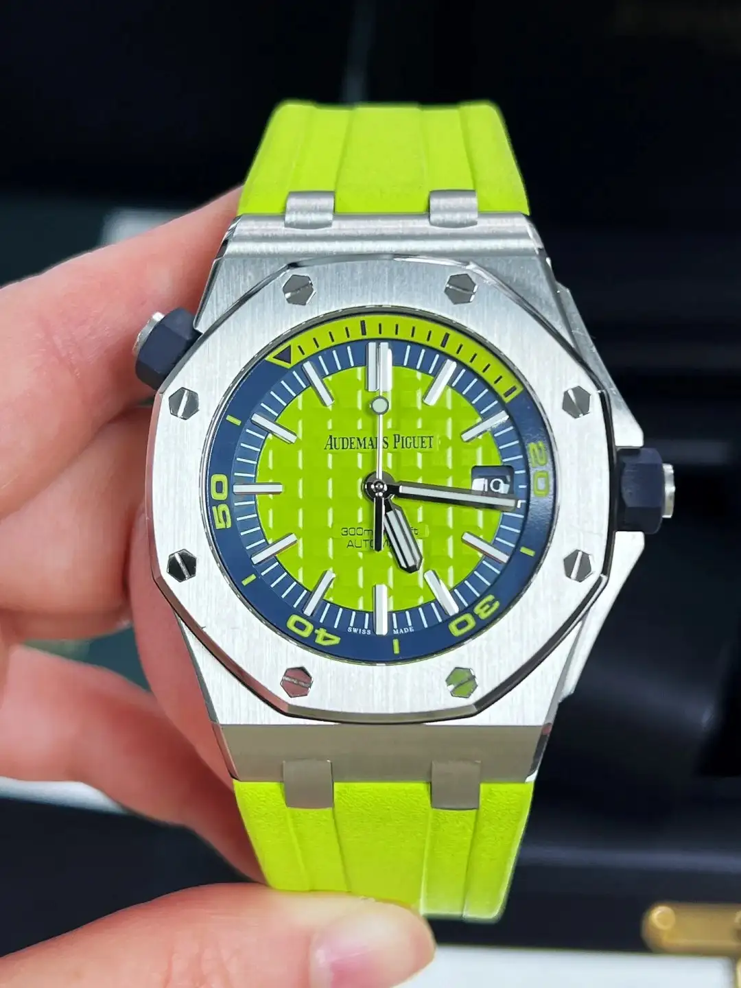 Audemars Piguet Royal Oak Offshore Diver Chronograph Green 26703ST.OO.A038CA.01 - gallery