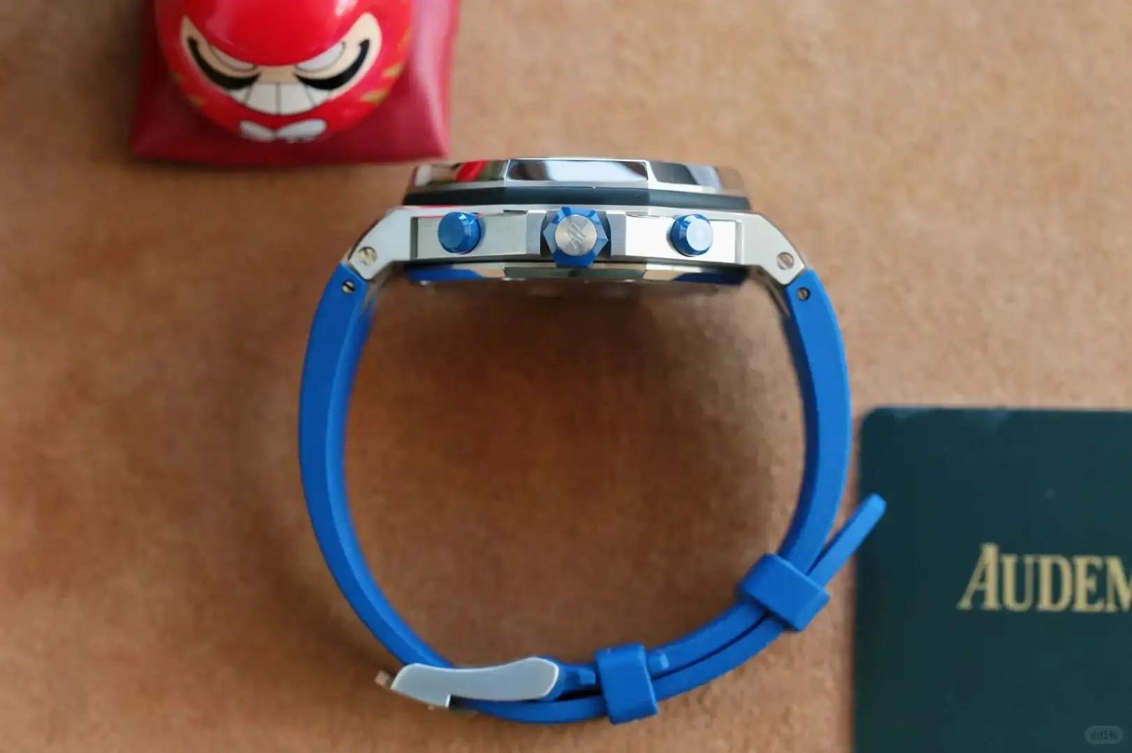 Audemars Piguet Royal Oak Offshore Selfwinding Chronograph Blue 26470ST.OO.A030CA.01 - gallery