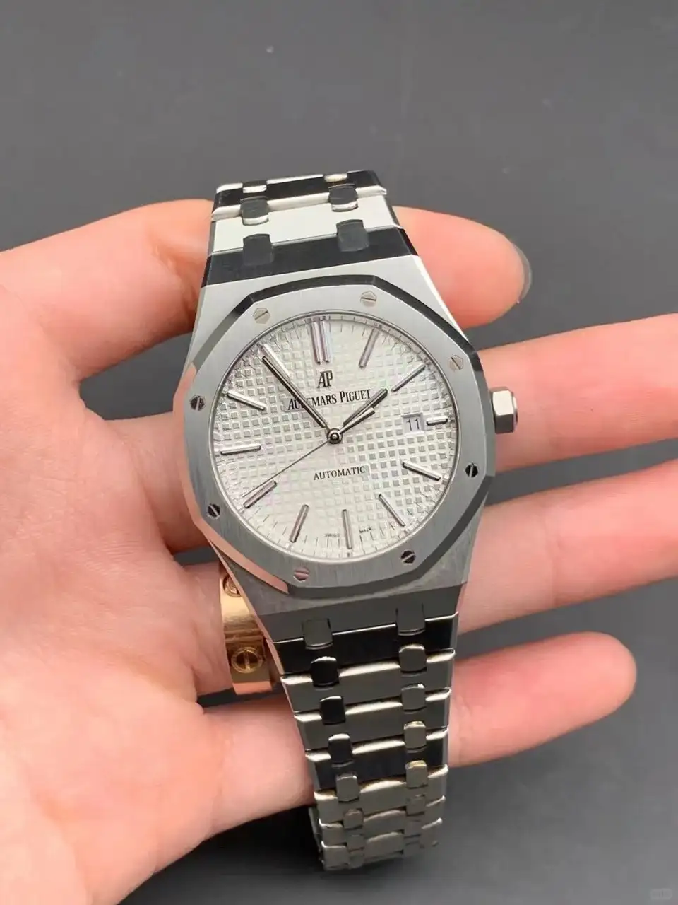 Audemars Piguet Royal Oak Selfwinding Silver 15400ST.OO.1220ST.02 - gallery