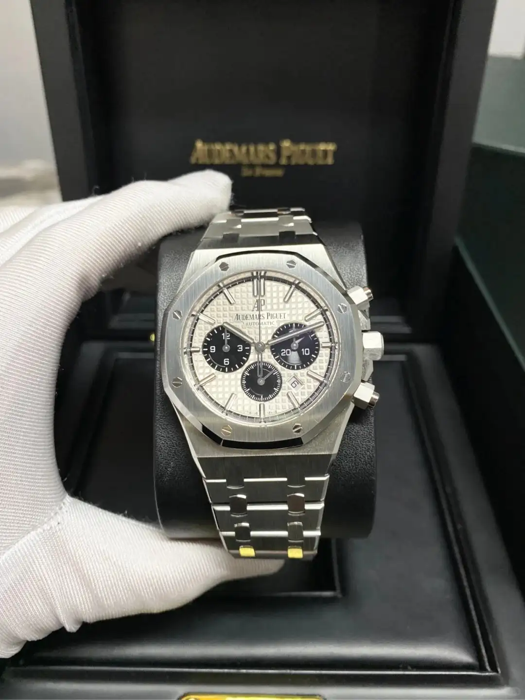 Audemars Piguet Royal Oak Selfwinding Chronograph Silver 26331ST.OO.1220ST.03 - gallery