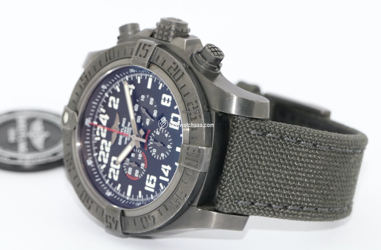 Breitling Super Avenger II Steel M2233010 - gallery