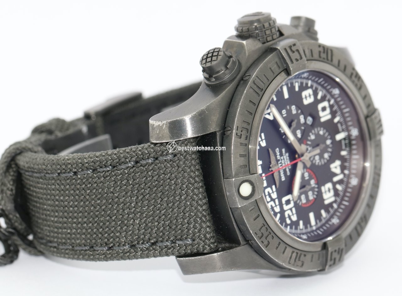 Breitling Super Avenger II Steel M2233010 - gallery