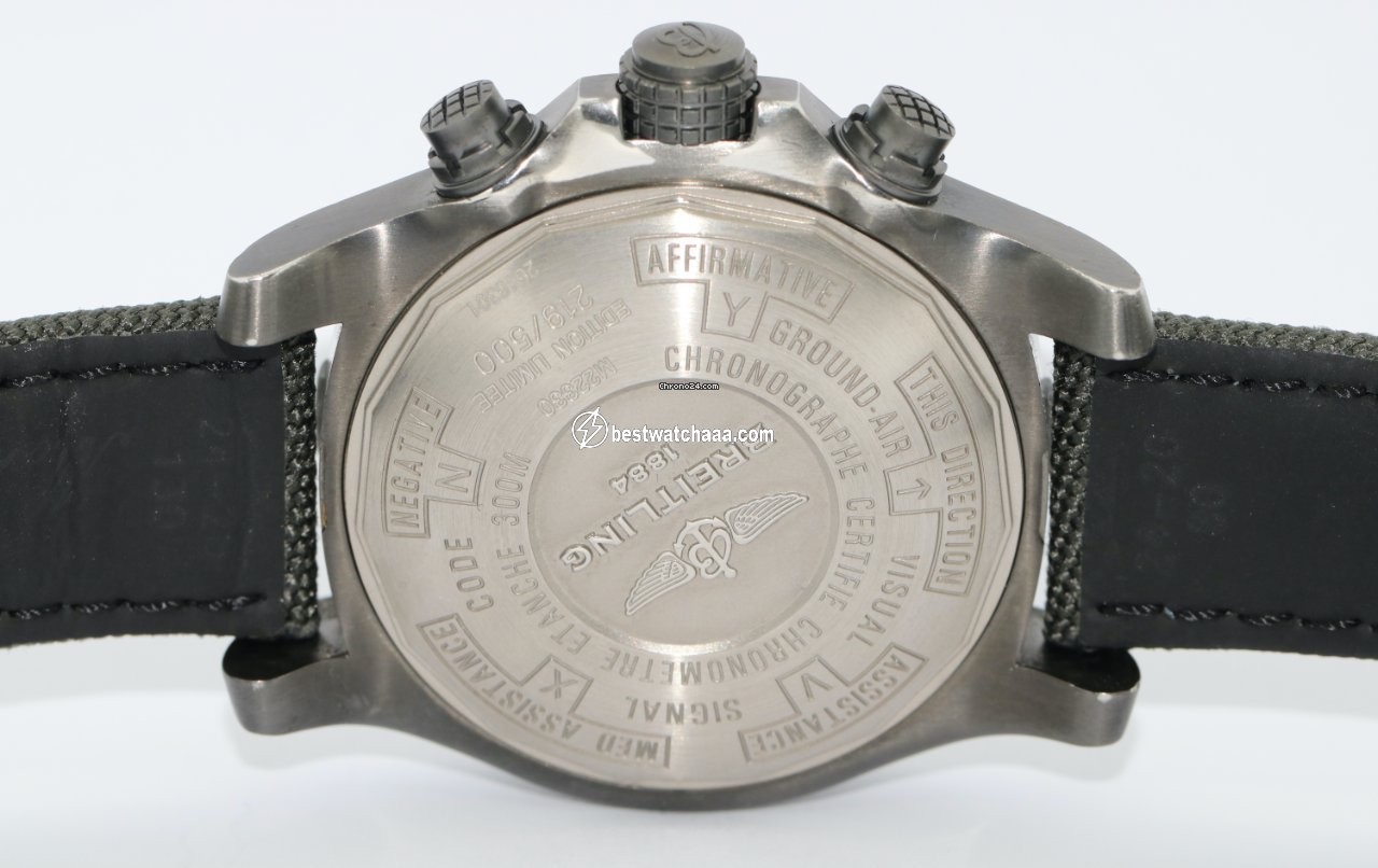 Breitling Super Avenger II Steel M2233010 - gallery