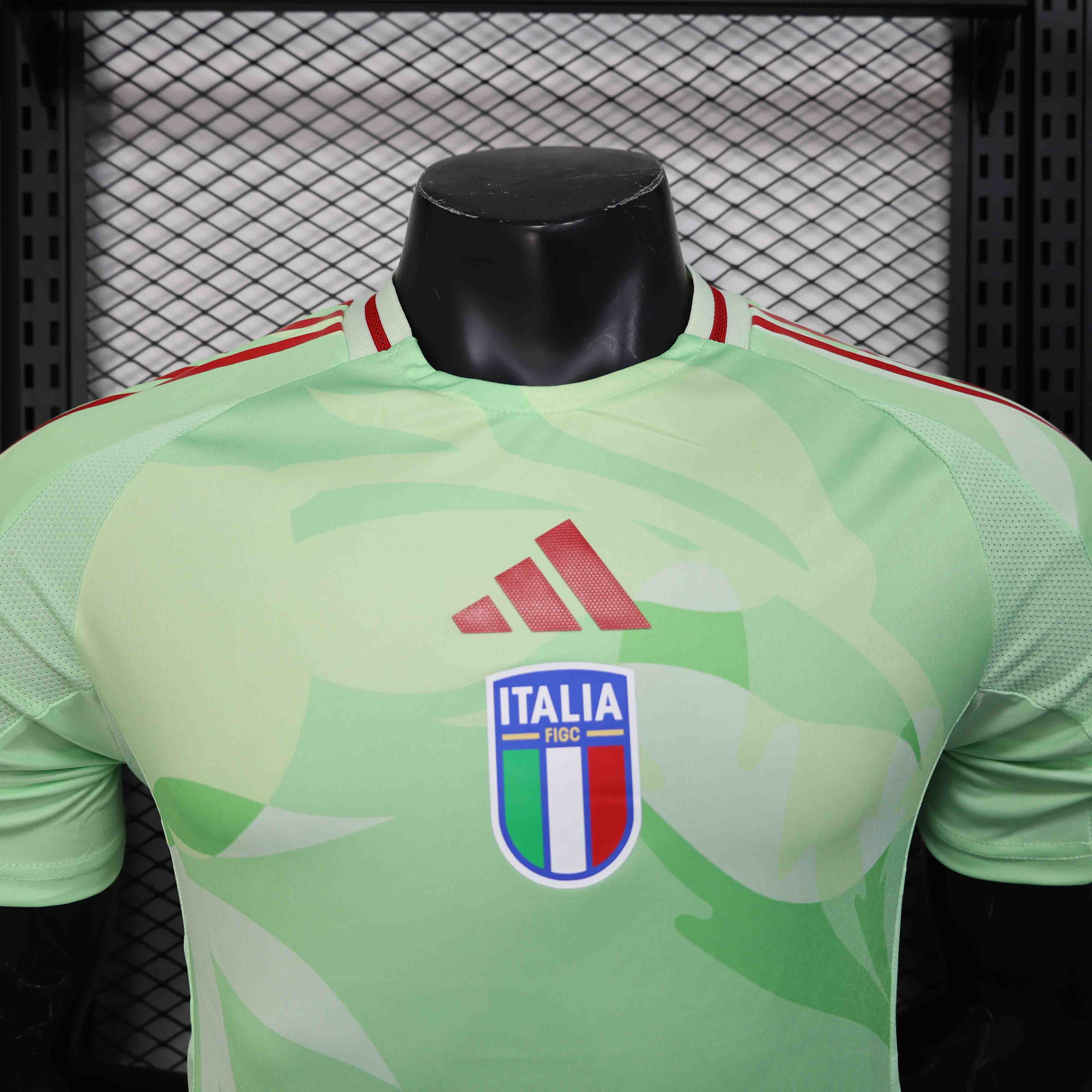 25-26 Italy Soccer Jersey Green - view 4