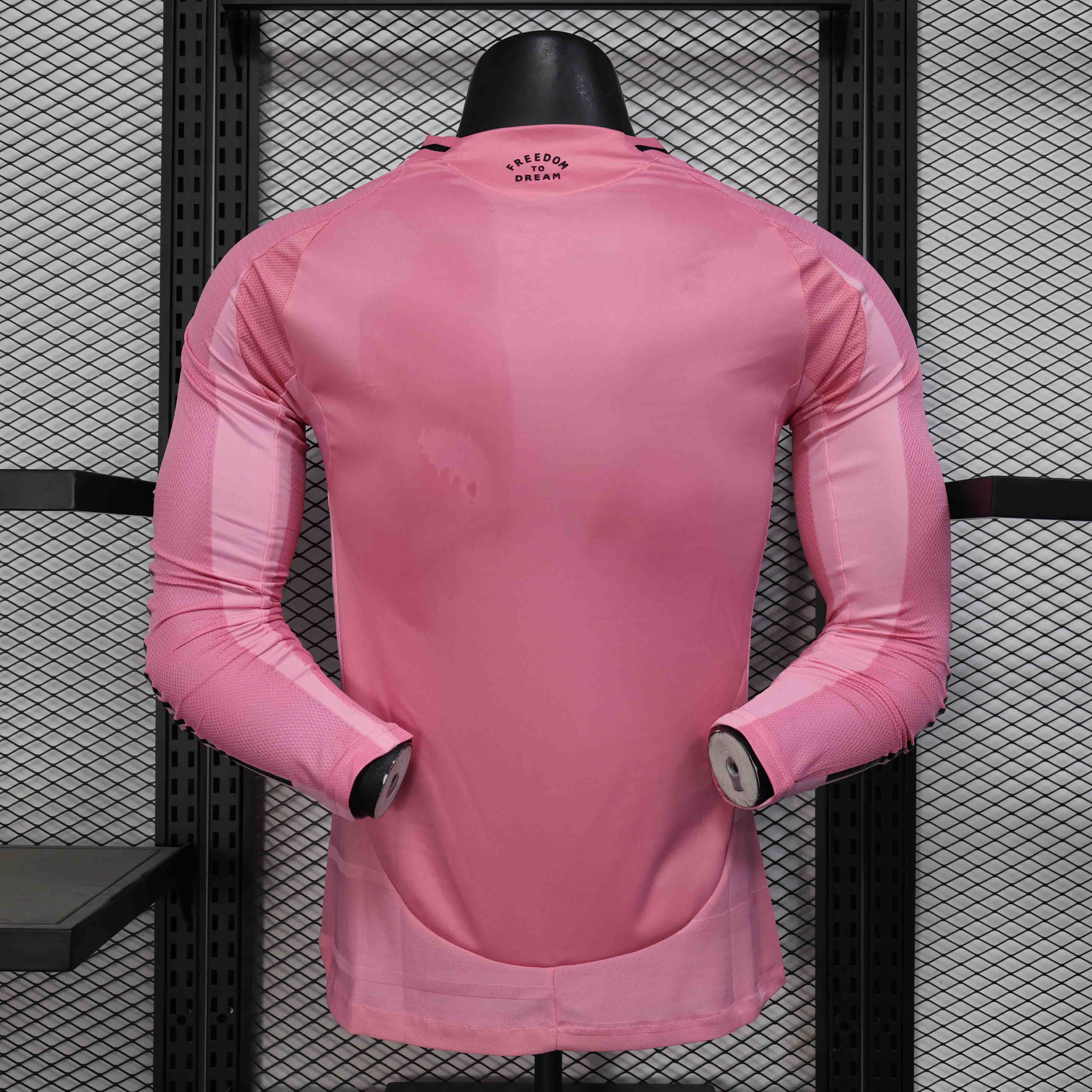 25-26 Inter Miami CF Pink  Soccer Jersey Player Version Long Sleeve - view 3