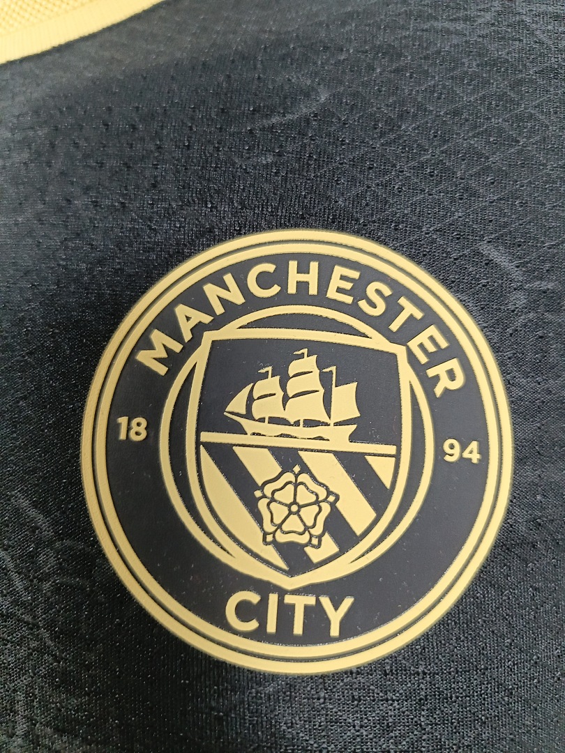 26-27 Manchester City Away Jersey - view 5