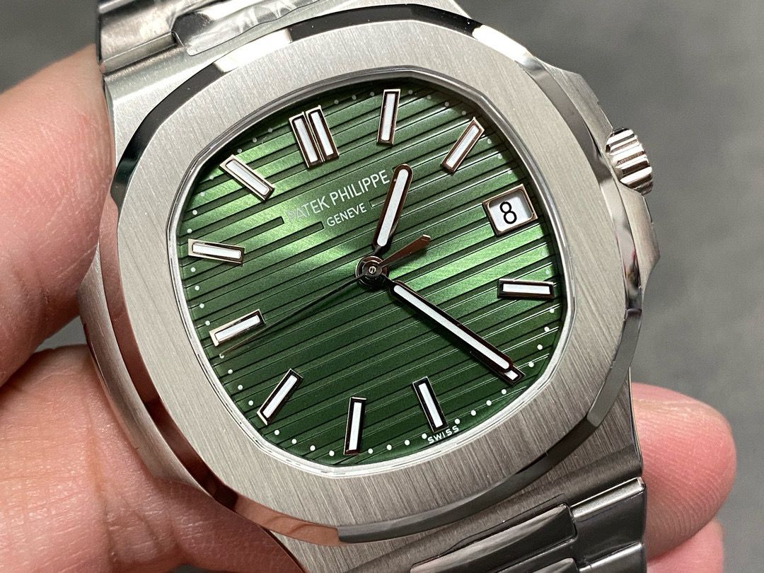 Patek Philippe Nautilus 5711 40mm - gallery