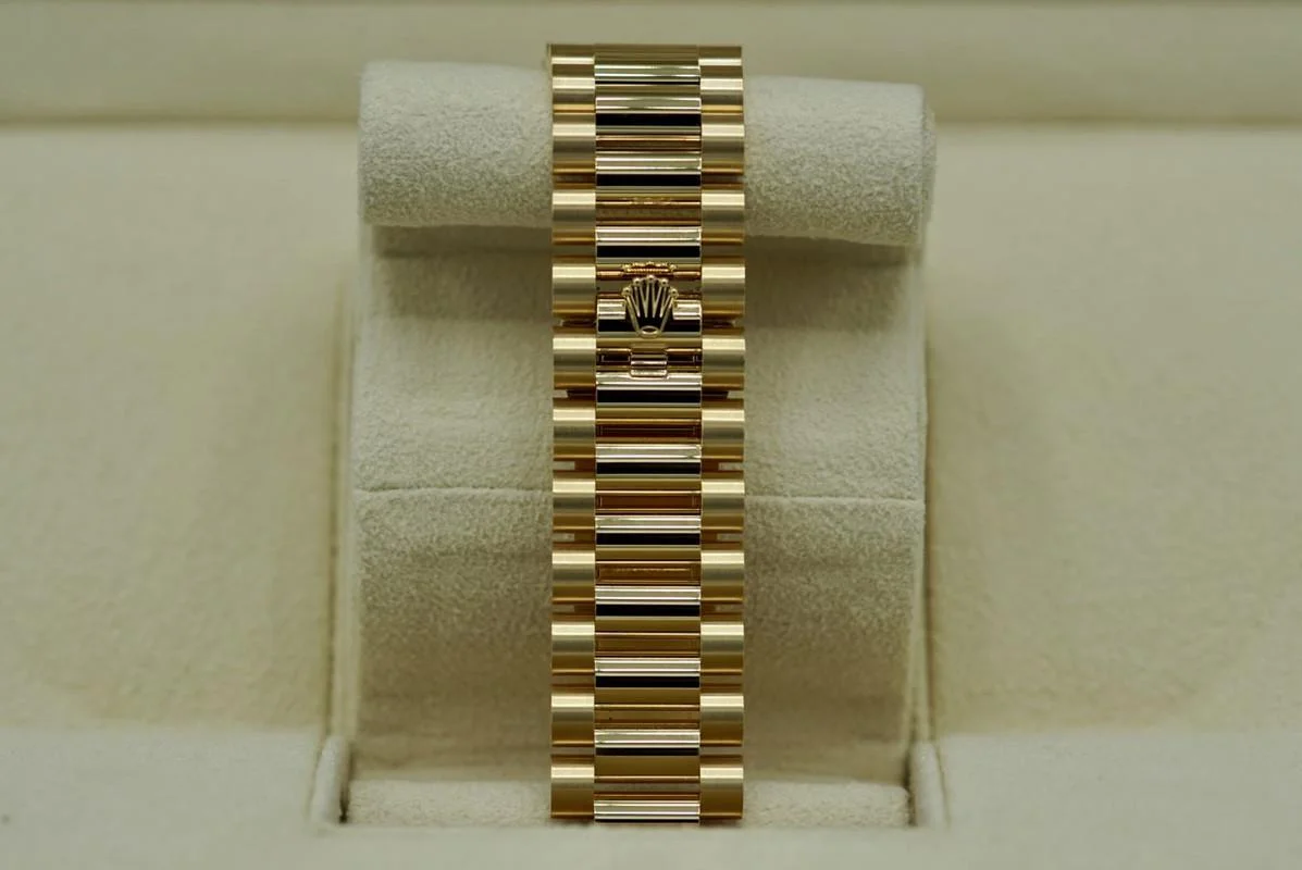 Superclone Rolex Day-Date 36 mm Carnelian Dial 128348RBR - gallery