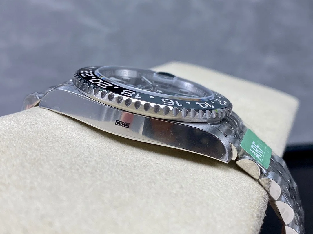 Superclone Rolex GMT-Master II 126710GRNR  Bruce Wayne  Jubilee 2024 - gallery