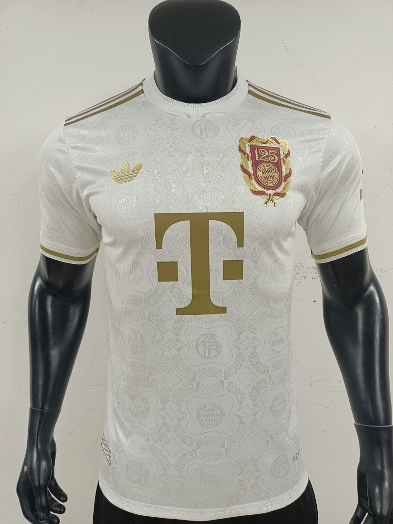 Bayern Munich 125 Anniversary White - view 5