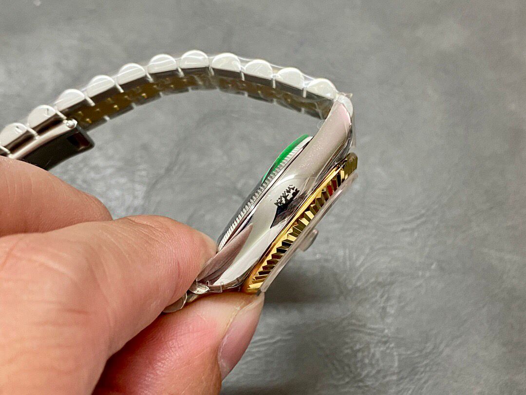 Rolex Datejust Super Clone Mid-Size 31mm Champagne Dial 68278 - gallery