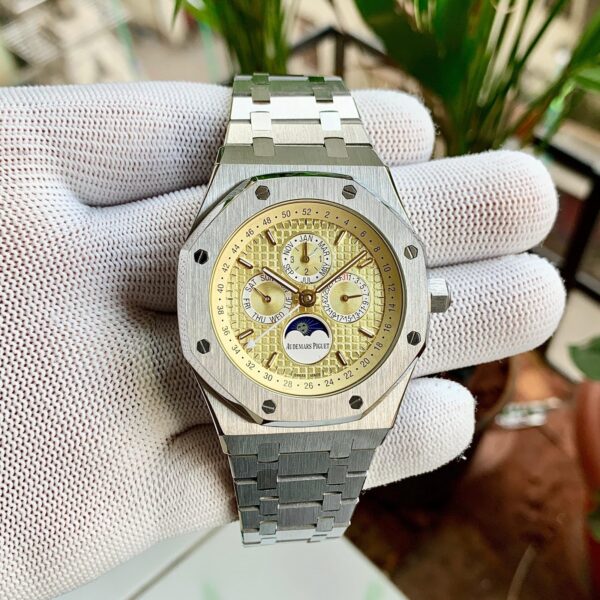 Audemars Piguet Offshore Chronograph Rose Gold Case - gallery