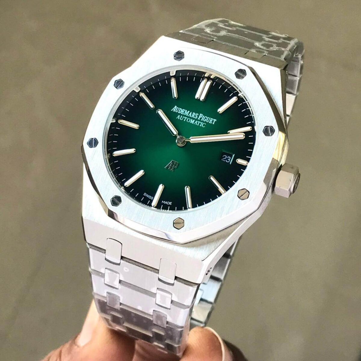 Audemars Piguet Royal Oak Jumbo Extra Thin Green - gallery