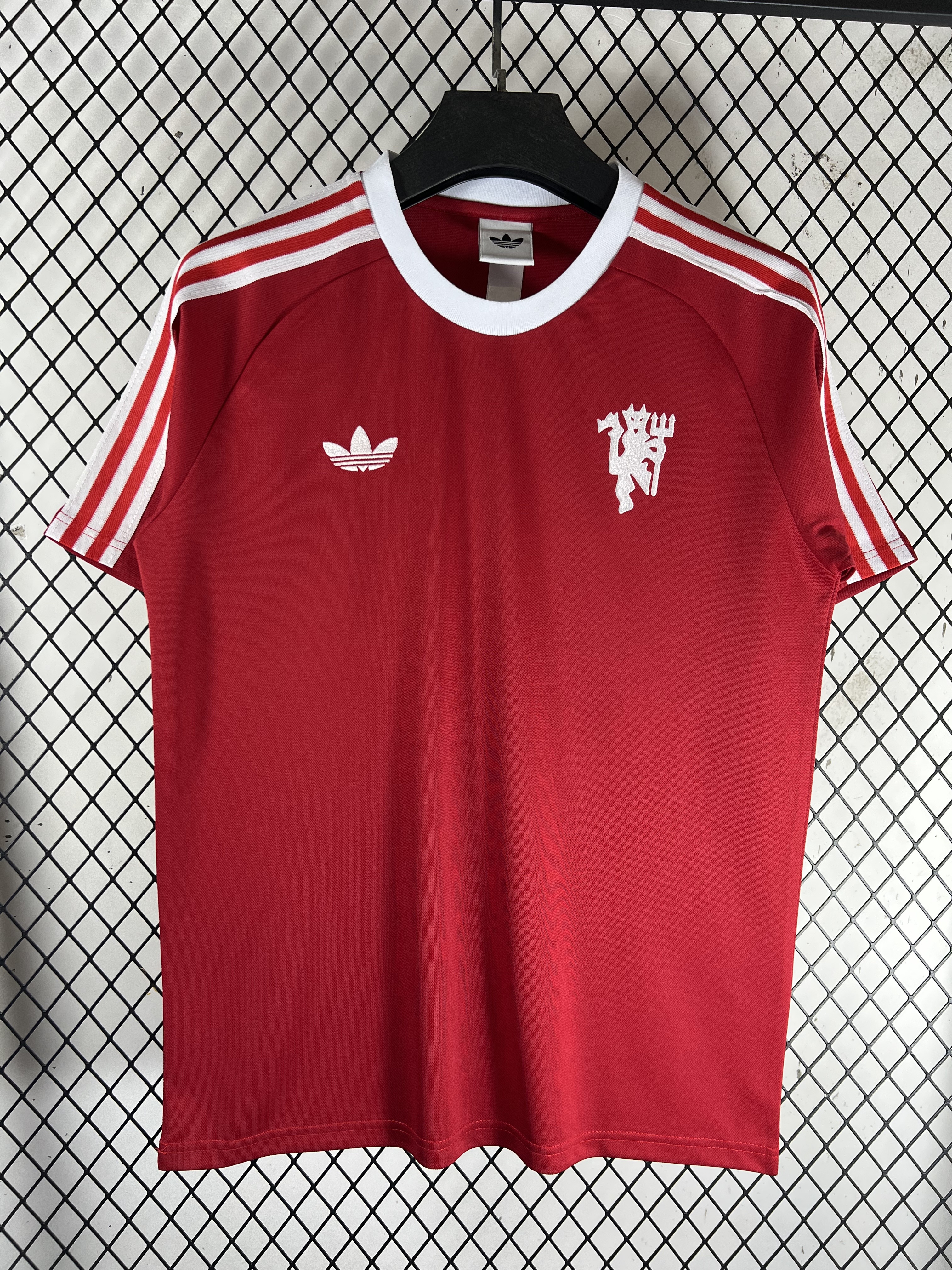 Red Manchester United Training Jersey - view 4